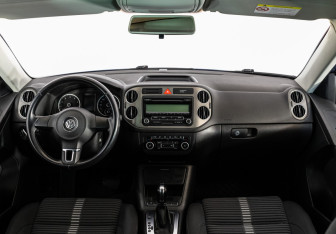 Подержанный автомобиль Volkswagen Tiguan 2011 года (10 фото)