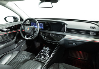 Подержанный автомобиль Hongqi HS5 2024 года (9 фото)