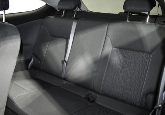 Подержанный автомобиль Opel Astra Hatchback 2013 года (12 фото)