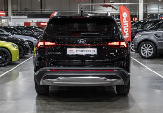 Подержанный автомобиль Hyundai Santa Fe 2021 года (9 фото)
