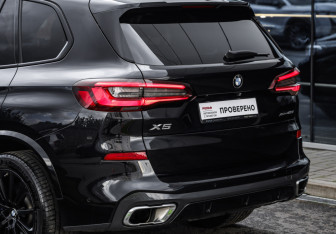 Подержанный автомобиль BMW X5 2020 года (12 фото)