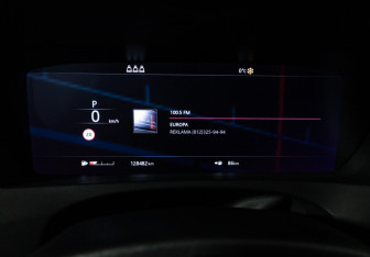 Подержанный автомобиль Jaguar F-Pace 2019 года (12 фото)