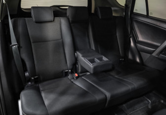 Подержанный автомобиль Toyota RAV4 2019 года (24 фото)