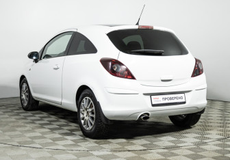 Подержанный автомобиль Opel Corsa 2012 года (7 фото)