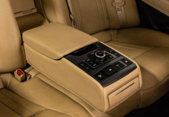Подержанный автомобиль Hyundai Genesis 2014 года (21 фото)