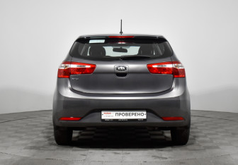 Подержанный автомобиль Kia Rio Hatchback 2015 года (6 фото)