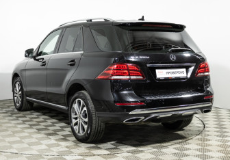 Подержанный автомобиль Mercedes-Benz GLE 2017 года (7 фото)