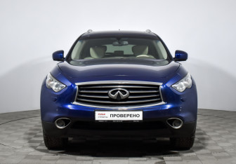 Подержанный автомобиль Infiniti QX70 2014 года (2 фото)