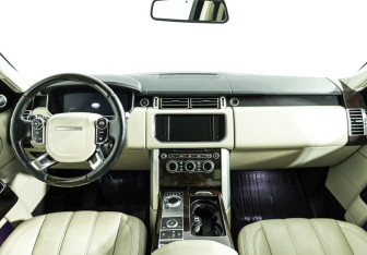 Подержанный автомобиль Land Rover Range Rover 2015 года (13 фото)