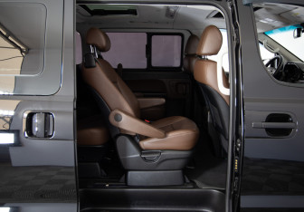 Подержанный автомобиль Hyundai Grand Starex 2020 года (12 фото)