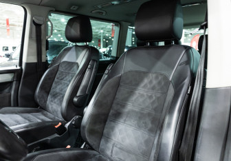 Подержанный автомобиль Volkswagen Multivan 2019 года (13 фото)