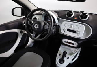 Подержанный автомобиль Smart Forfour 2016 года (9 фото)