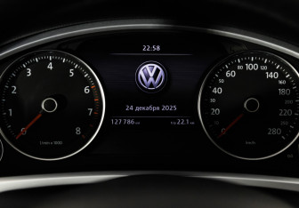 Подержанный автомобиль Volkswagen Touareg 2012 года (22 фото)