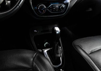 Подержанный автомобиль Renault Kaptur 2017 года (13 фото)