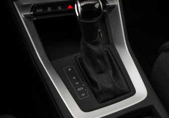 Подержанный автомобиль Audi Q3 2020 года (21 фото)