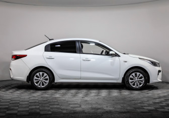 Подержанный автомобиль Kia Rio Sedan 2017 года (4 фото)