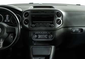 Подержанный автомобиль Volkswagen Tiguan 2012 года (14 фото)