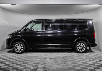 Подержанный автомобиль Volkswagen Caravelle 2013 года (8 фото)