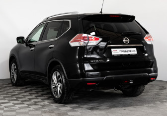 Подержанный автомобиль Nissan X-Trail 2015 года (7 фото)