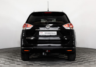 Подержанный автомобиль Nissan X-Trail 2015 года (6 фото)