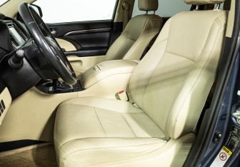 Подержанный автомобиль Toyota Highlander 2014 года (24 фото)