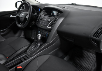 Подержанный автомобиль Ford Focus Sedan 2019 года (13 фото)