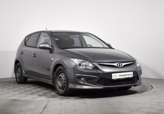 Подержанный автомобиль Hyundai i30 Hatchback 2011 года (3 фото)