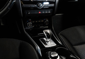 Подержанный автомобиль Infiniti Q30 2017 года (15 фото)