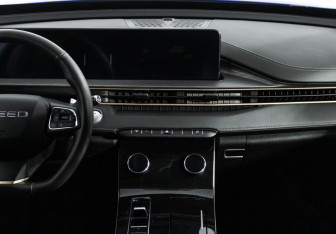 Подержанный автомобиль Exeed LX 2023 года (14 фото)