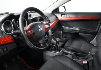 Подержанный автомобиль Mitsubishi Lancer Sedan 2007 года (9 фото)