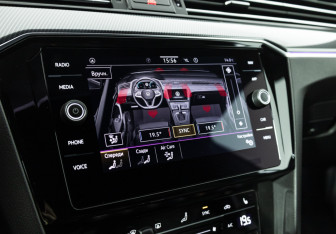 Подержанный автомобиль Volkswagen Passat Sedan 2021 года (18 фото)