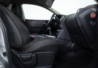 Подержанный автомобиль Nissan Qashqai 2007 года (18 фото)