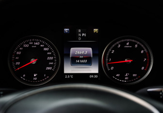 Подержанный автомобиль Mercedes-Benz GLC Coupe 2018 года (12 фото)