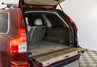 Подержанный автомобиль Volvo XC90 2008 года (19 фото)