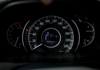 Подержанный автомобиль Honda CR-V 2013 года (12 фото)