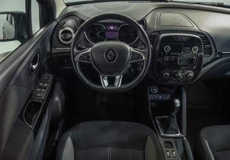 Подержанный автомобиль Renault Kaptur 2021 года (10 фото)