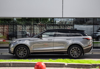 Подержанный автомобиль Land Rover Range Rover Velar 2017 года (9 фото)