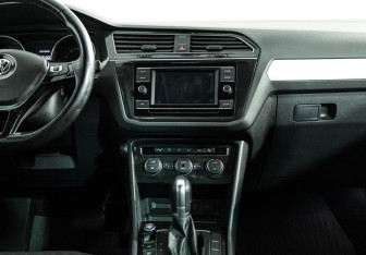 Подержанный автомобиль Volkswagen Tiguan 2017 года (14 фото)