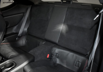 Подержанный автомобиль Subaru BRZ 2015 года (12 фото)