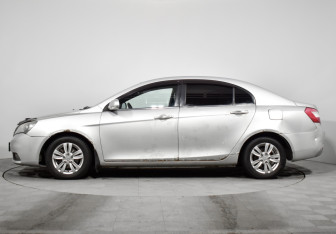 Подержанный автомобиль Geely Emgrand EC7 Sedan 2013 года (8 фото)