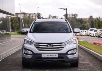 Подержанный автомобиль Hyundai Santa Fe 2012 года (4 фото)