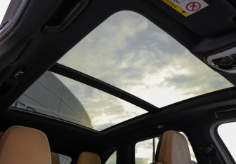 Подержанный автомобиль Porsche Cayenne 2015 года (39 фото)