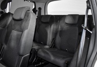 Подержанный автомобиль Ford Galaxy 2010 года (12 фото)