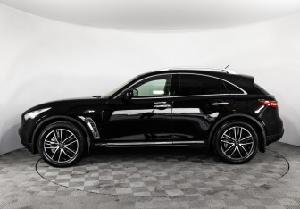Подержанный автомобиль Infiniti QX70 2015 года (8 фото)