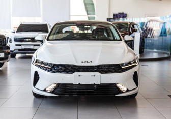 Новый Kia K5 2024 (2 фото)