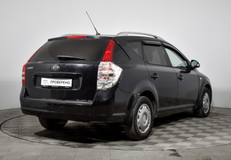 Подержанный автомобиль Kia Ceed Wagon 2007 года (5 фото)