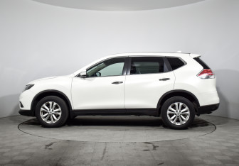 Подержанный автомобиль Nissan X-Trail 2017 года (7 фото)