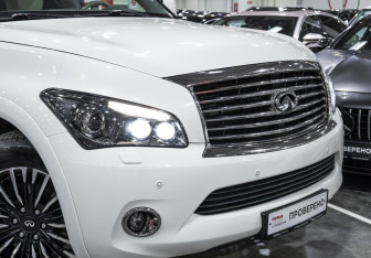 Подержанный автомобиль Infiniti QX80 2014 года (7 фото)