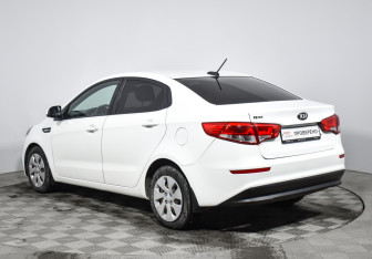 Подержанный автомобиль Kia Rio Sedan 2017 года (7 фото)