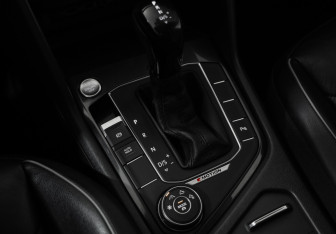 Подержанный автомобиль Volkswagen Tiguan 2018 года (18 фото)